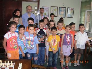 Düşün Satranç Merkezi - Aile Fotoğrafı